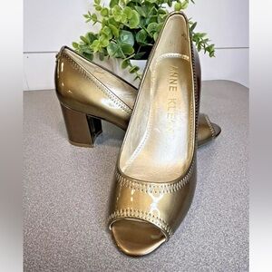 ANNE KLEIN Open-toe MEREDITH Pump GOLD size 6M